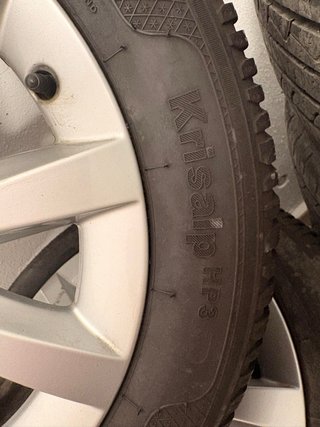 4 Ruedas Completas 16” + Neumáticos Invierno Klebe