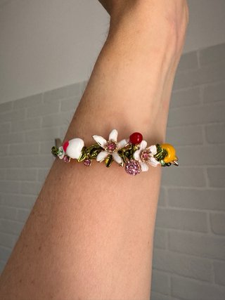 Bracchialetto smaltato con fiori di limone