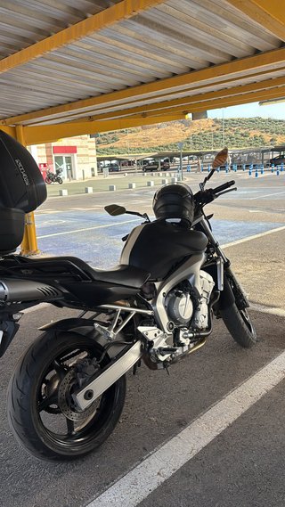 Yamaha FZ6N 600cc 98CV Refrigeración Líquida