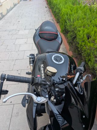 Kawasaki Z1000 Negra