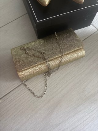 elegantes zapatos de tacón + bolso a juego