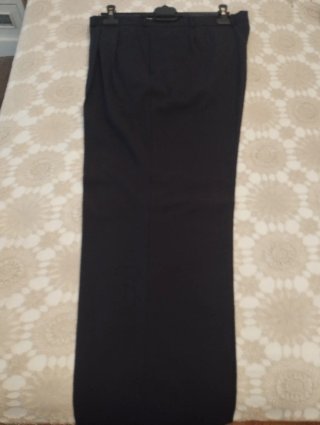 Traje y dos camisas t56, completamente nuevo
