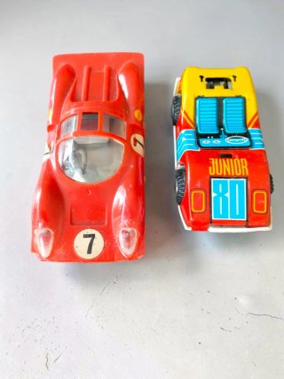 Modellino auto da corsa vintage