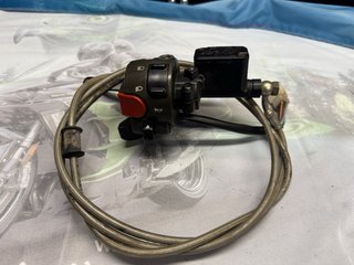 Bomba de freno izquierda Yamaha Aerox