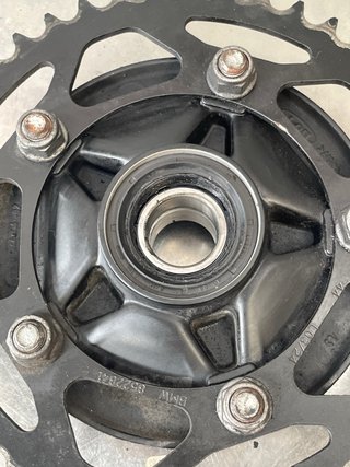 Porta corona  BMW F900R 2025