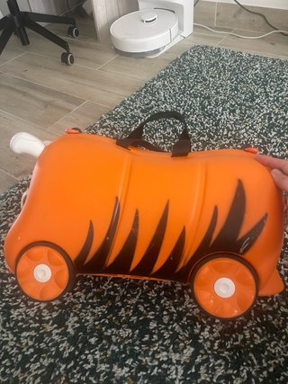 Maleta infantil tipo Trunki