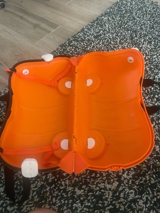 Maleta infantil tipo Trunki