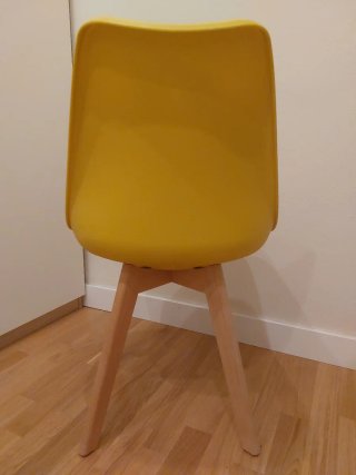 Silla amarilla
