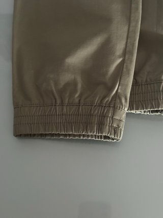 Pantalón niño Guess beige  Talla 16 años