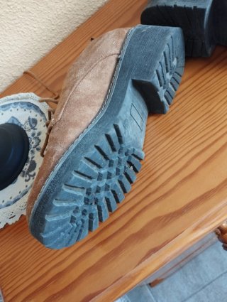 Zapatos camel ante mujer