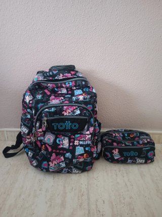 Mochila y estuche Escolar Totto