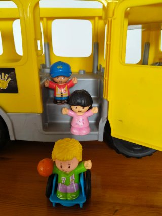 Autobús escolar Little People de Fisher Price