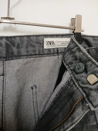 Vaqueros Zara Talla 40 Gris con Cinturón