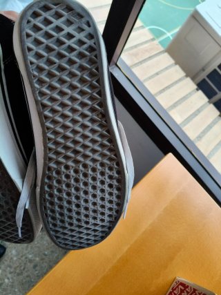 Zapatillas Vans Negras y Blancas