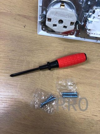 Interruptor doble con base schuko