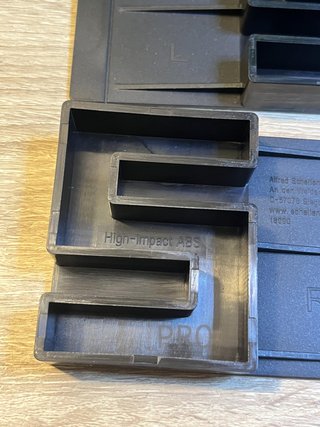 Dispositivi antielevazione per persiane Schellenberg