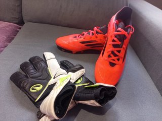Adidas F50 Guayos y Guantes Portero