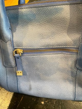 Bolso Uterqüe azul deslavado