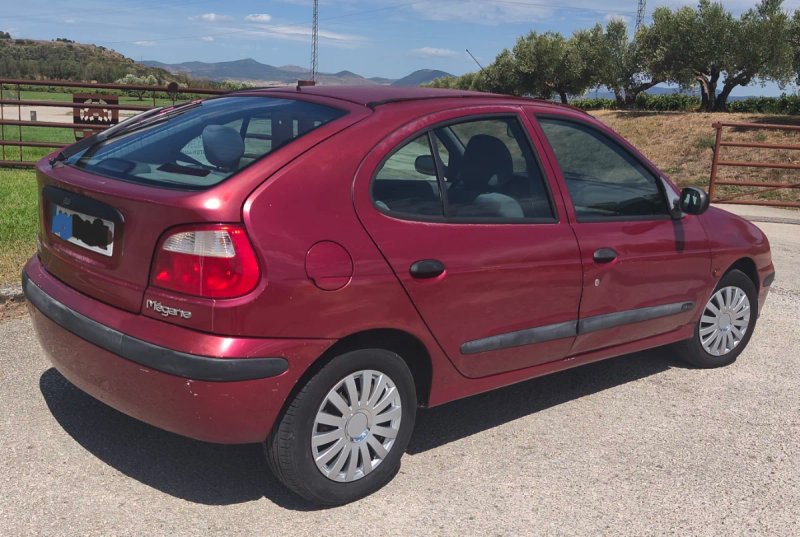 Renault Megane 2001 - foto 1