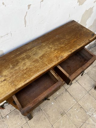 Mueble Castellano con Espejo y Sillas