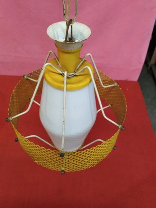 Raro lampadario anni 60 metallo e vetro opalino