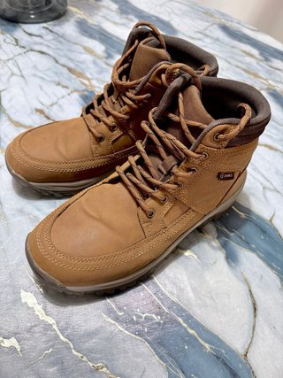 Botines caña alta marrones