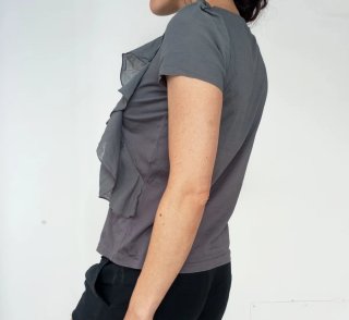 Camiseta Bimba y Lola gris volantes