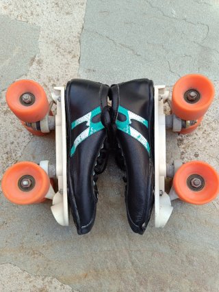 Patines 4 Ruedas Vintage Negros 36