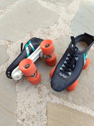 Patines 4 Ruedas Vintage Negros 36
