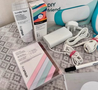 Cricut Joy Kit Taglierina Vinile e Accessori