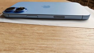 **** iPhone 17 ****