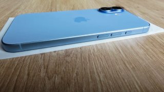 **** iPhone 17 ****
