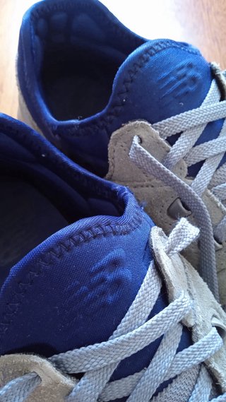 Zapatillas New Balance grises y azules
