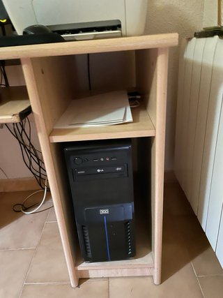 Mesa de ordenador de madera