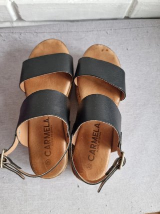 Sandalias Carmela Plataforma Cuña Negra
