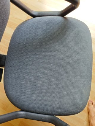 Silla de oficina negra