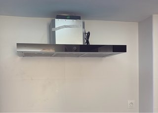 Campana de cocina moderna esta sin utilizar