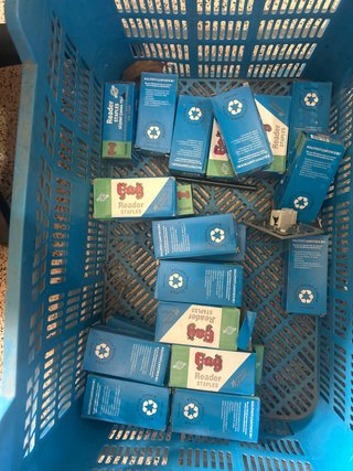 Cajas de grapas para tapicería Reader.
