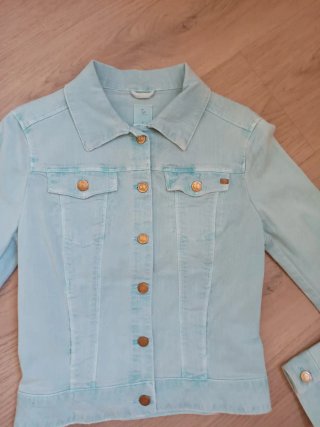 Cazadora vaquera azul talla L 10€ no negociable