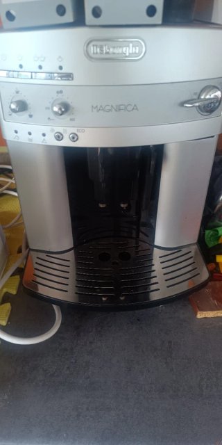 Cafetera DeLonghi Magnifica Súper Automática