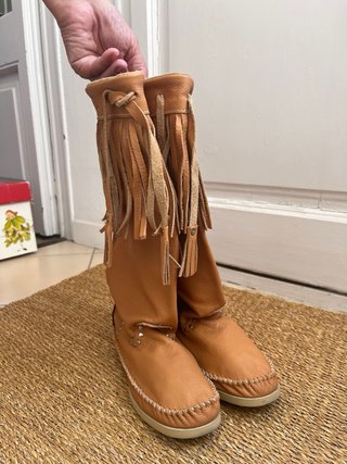 Botas flecos estilo mocasín India ocre