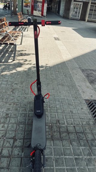 Patinete Xiaomi con batería externa