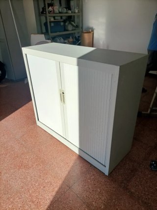 Mueble oficina puertas correderas gris