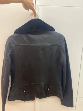 Chaqueta de piel negra Massimo Dutti