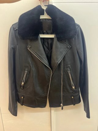 Chaqueta de piel negra Massimo Dutti