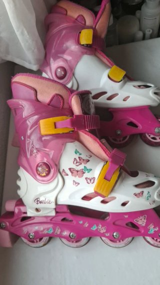 Patines Barbie Niña Rosas Mariposas