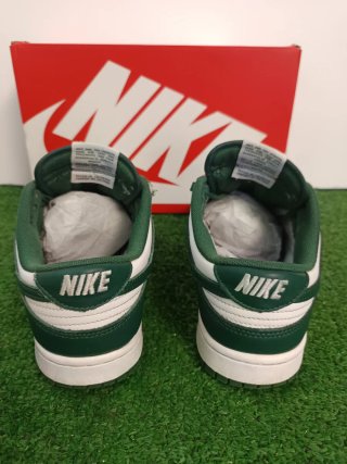 Nike Dunk Low Retro Verde y Blanco