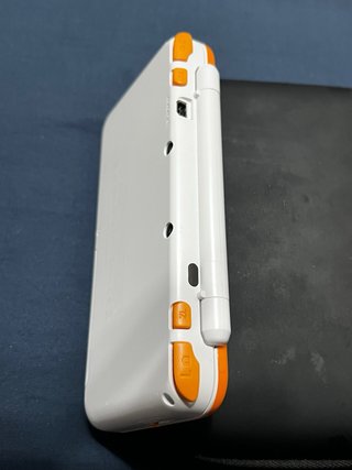 Nintendo New 2DS XL Naranja y Blanco