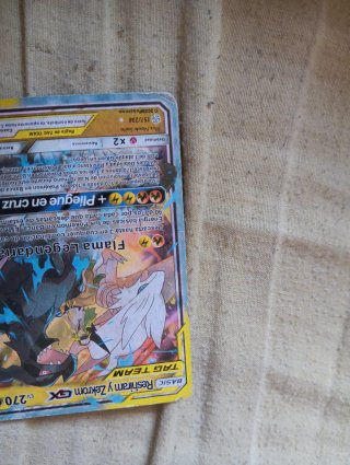 Carta Pokémon Reshiram y Zekrom GX Tag Team