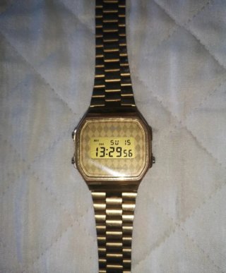 Reloj Casio A-168 retro-vintage años 80/90